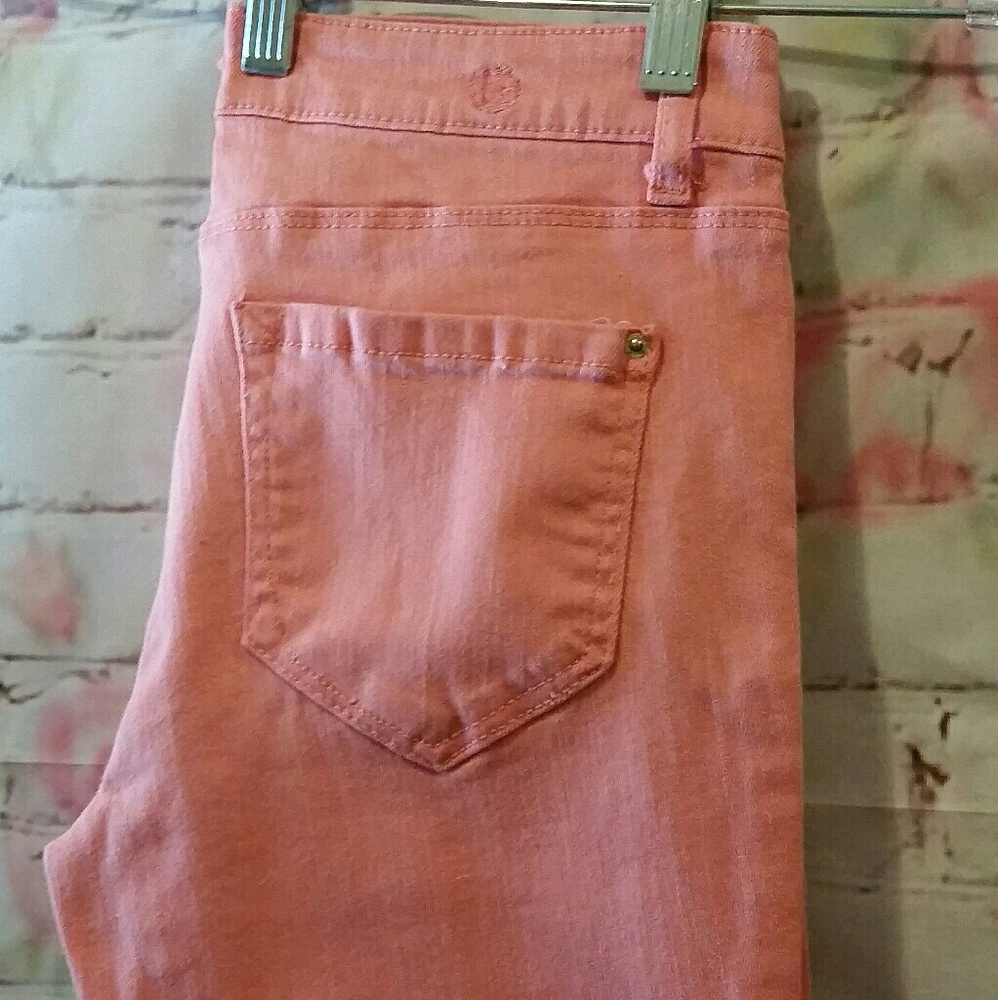 **LISTING EXPIRES SUN 5/24**Cropped Jeans EUC - Picture 2 of 7